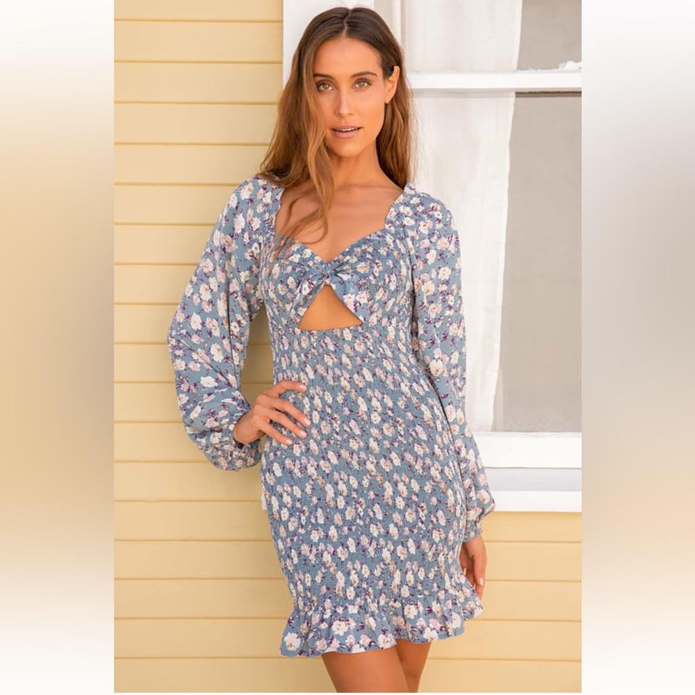 Lulu’s See Me Bloom Dusty Blue Floral Print Smocked Long Sleeve Dress